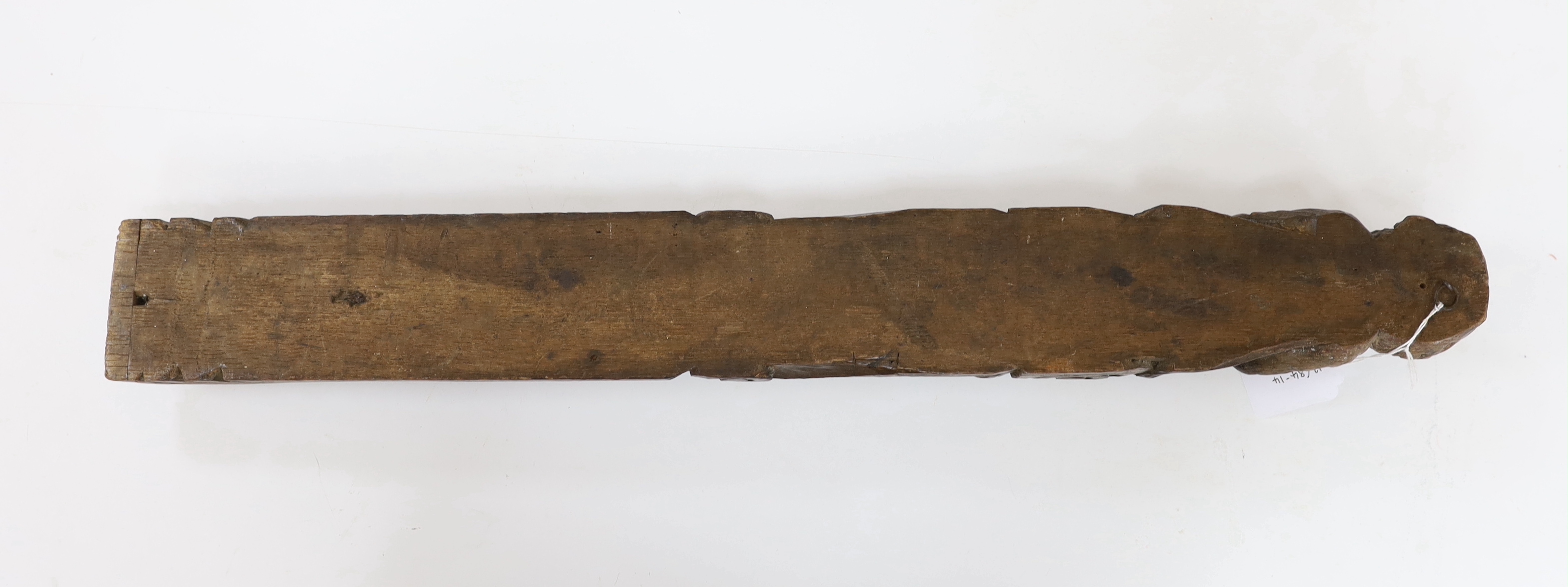 An 18th century carved oak appliqué, 70cm